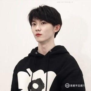 马嘉祺明星片,星光璀璨的青春偶像