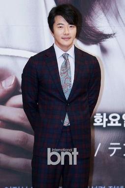 权相佑的个人资料