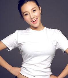 王霏个人资料,才华横溢的歌手与演员，多面发展的艺术人生